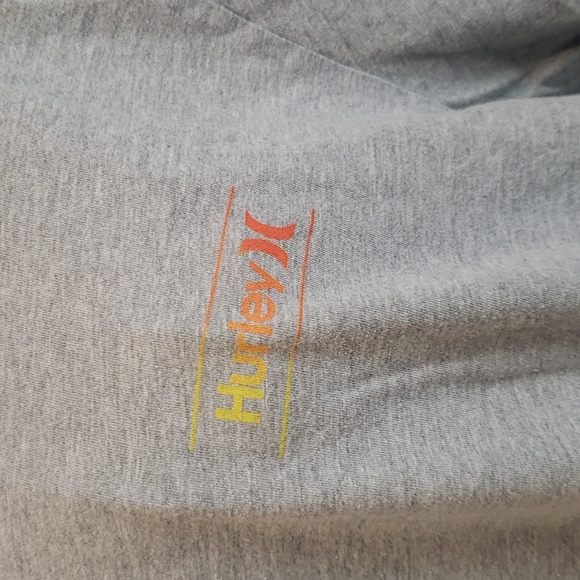 Hurley - Picture 4 of 8